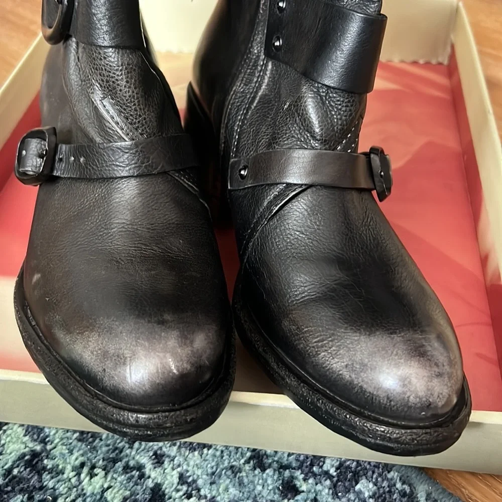 Women's Black Leather Boots - Picture 6 of 14